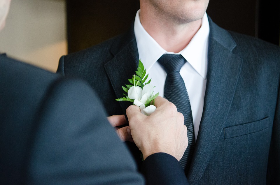 Three Reasons You Should Use Custom Ties for Your Wedding Party